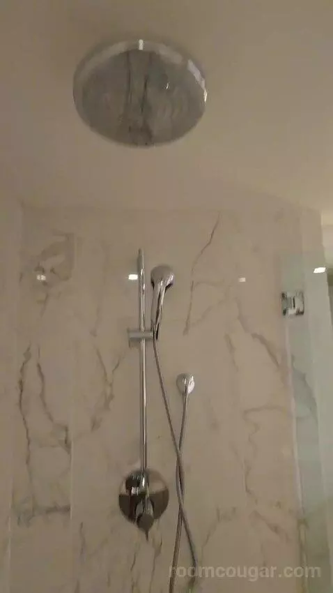 Queen Room with Two Queen Beds and City View (#904) bathroom picture #5