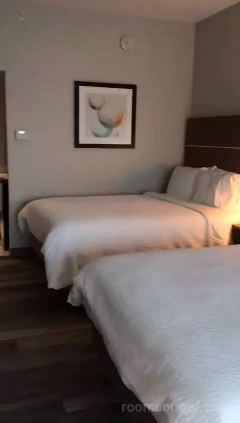 Queen Room with Two Queen Beds (#218) bed picture #9