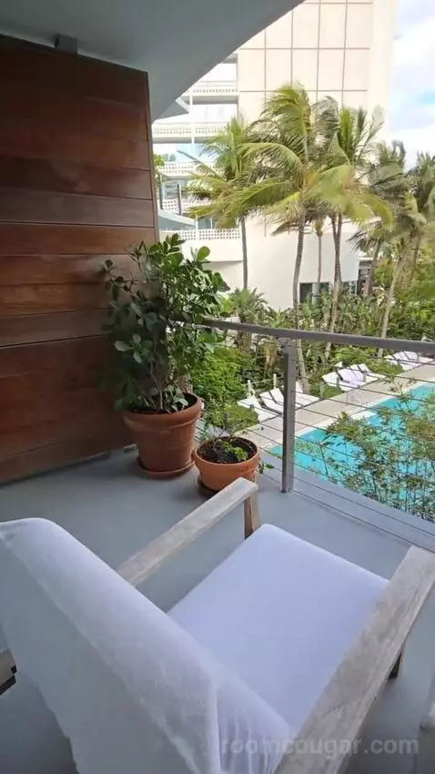 Oceanfront Bungalow Suite (#352) view picture #1