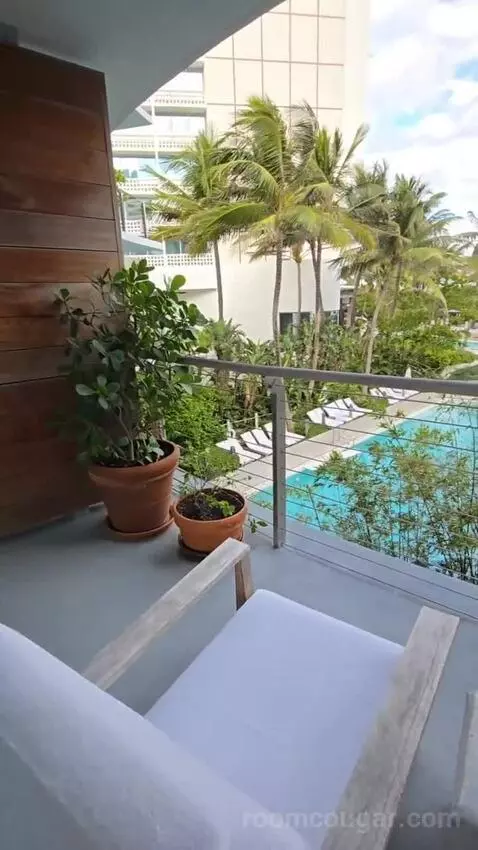 Oceanfront Bungalow Suite (#352) view picture #3