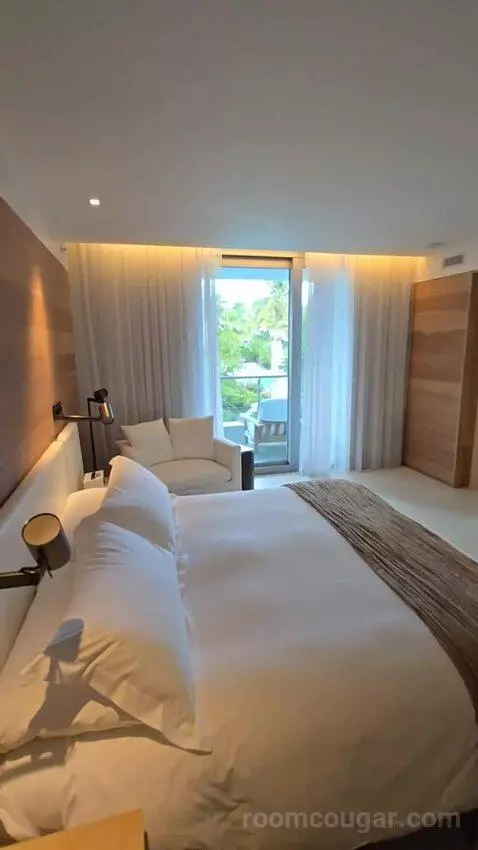 Bungalow with Pool View (#357) bed picture #10