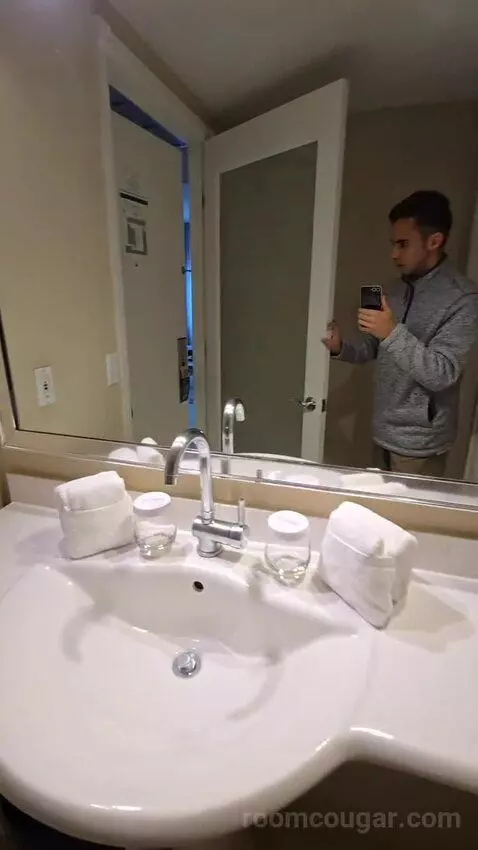 Sagamore Two Double Beds Suite (#403) bathroom picture #12