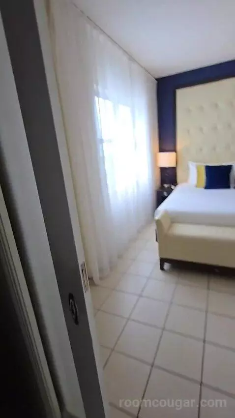 Sagamore King Suite (#408) bed picture #1