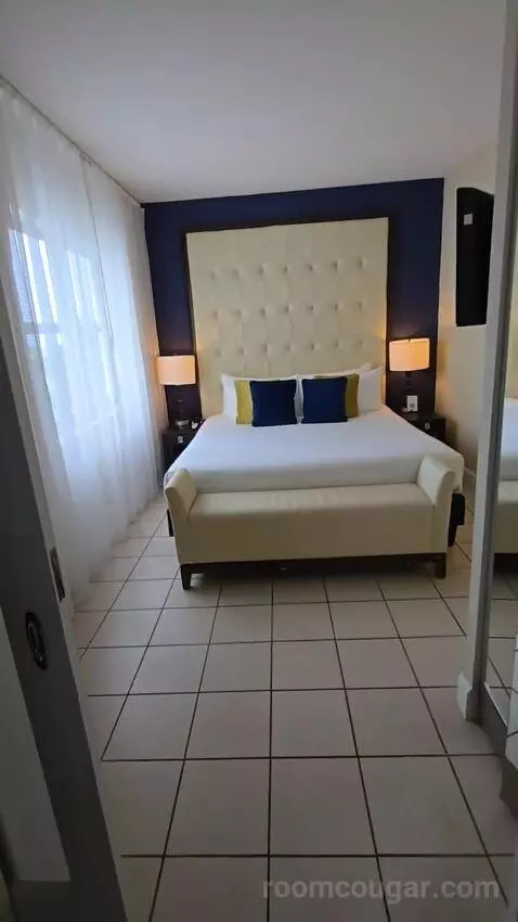 Sagamore King Suite (#408) bed picture #6
