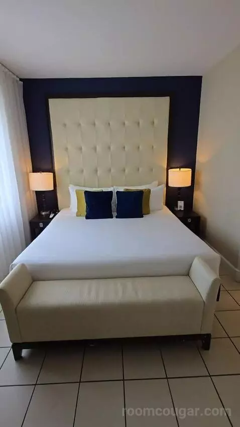 Sagamore King Suite (#408) bed picture #7