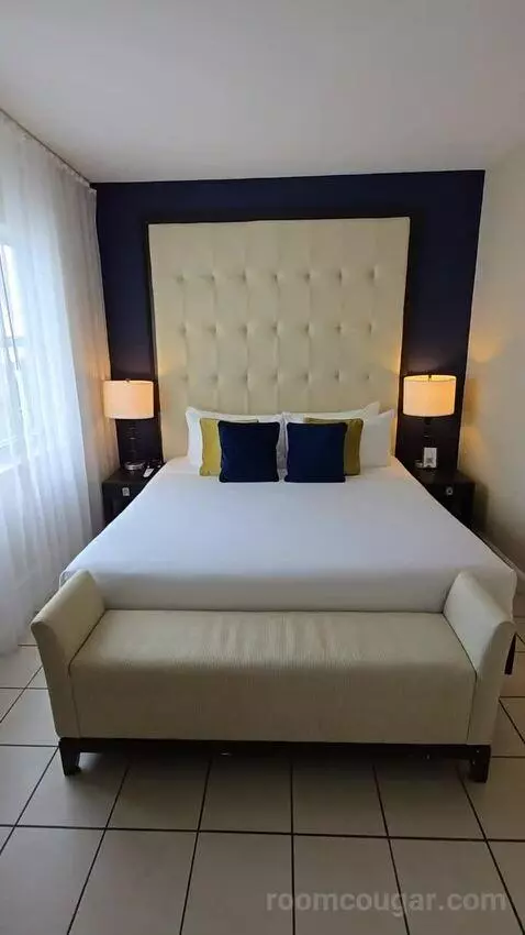 Sagamore King Suite (#408) bed picture #10