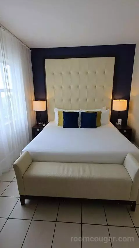Sagamore King Suite (#408) bed picture #11