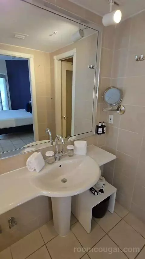 Sagamore Garden View Suite (#411) bathroom picture #12