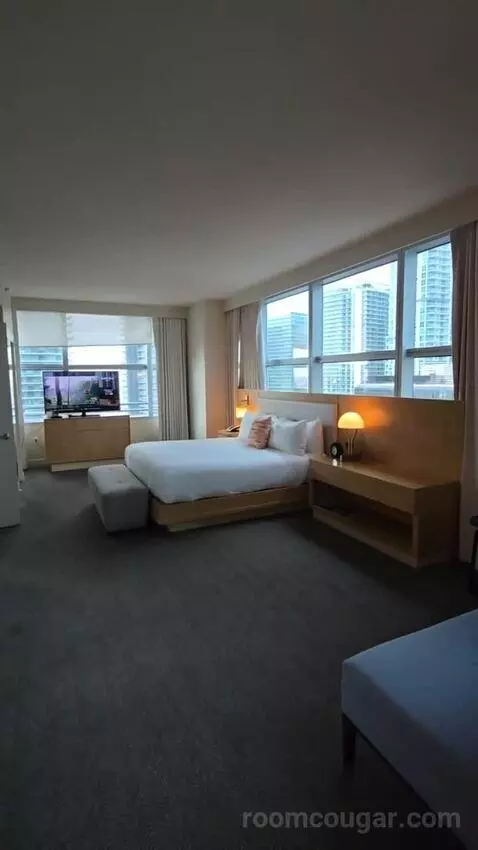 Panoramic View One Bedroom Suite (#1801) bed picture #2