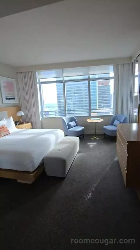 Bay View King, Accessible (#1812) bed picture #1
