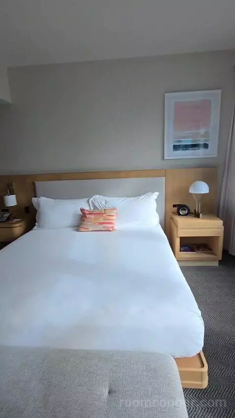 Bay View King, Accessible (#1812) bed picture #8