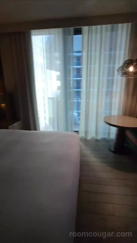 Urban King Room (#2413) bed picture #5