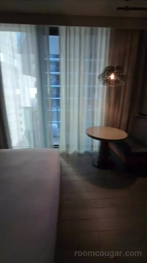 Urban King Room (#2413) bed picture #7