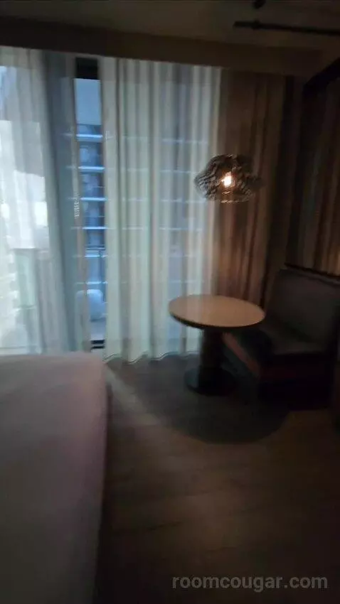 Urban King Room (#2413) bed picture #8