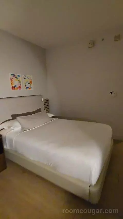 Essential Double Room with Two Double Beds and City View (#1826) bed picture #7