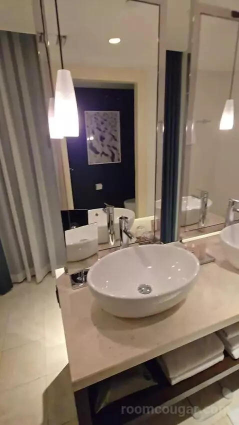 One-Bedroom Suite with Water View (#1901) bathroom picture #7