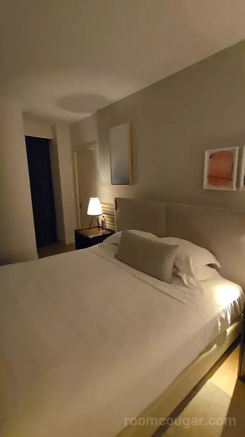 One-Bedroom Suite with Water View (#1901) bed picture #8