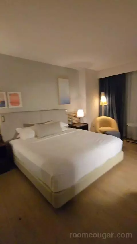 King Room with City View - High Floor (#2604) bed picture #3
