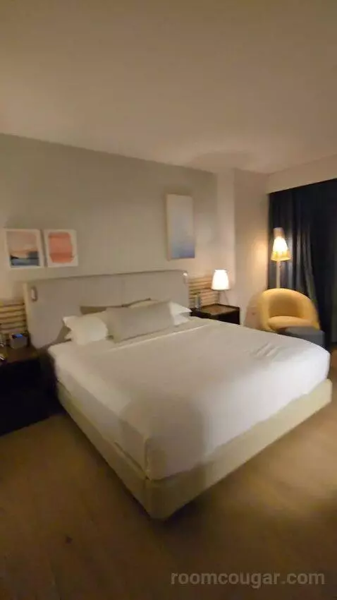 King Room with City View - High Floor (#2604) bed picture #4