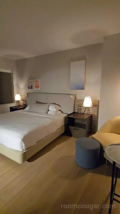 King Room with City View - High Floor (#2604) bed picture #9