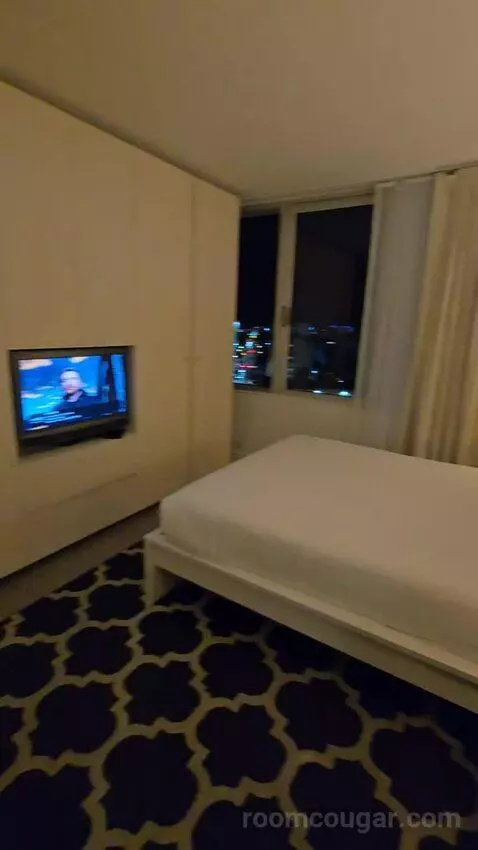 One-Bedroom Suite with Balcony (#927) bed picture #3