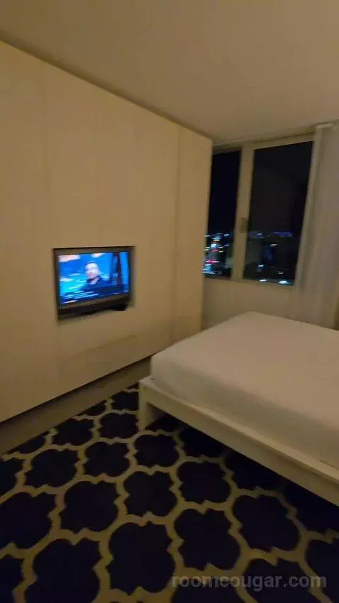 One-Bedroom Suite with Balcony (#927) bed picture #4