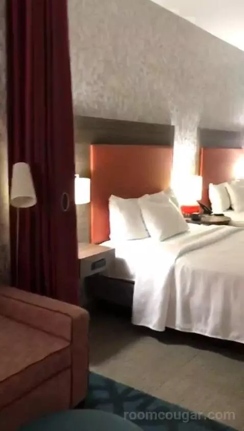 Queen Studio with Two Queen Beds (#422) bed picture #3