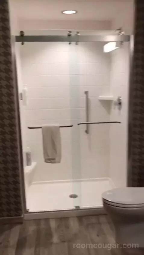 One Bedroom King Suite (#432) bathroom picture #5