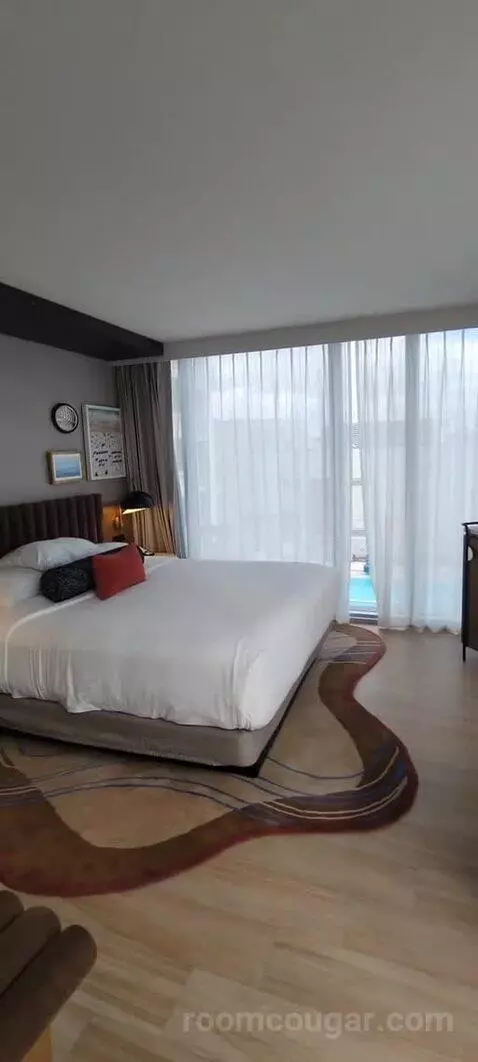 Deluxe King Room (#602) bed picture #12