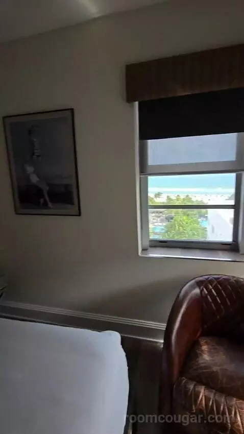 Queen Suite with Sea View (#1006) bed picture #6