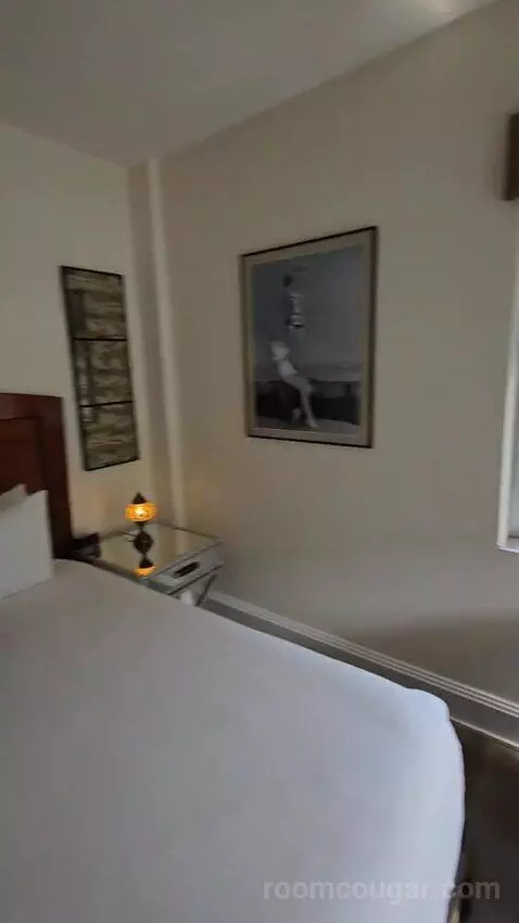 Queen Suite with Sea View (#1006) bed picture #8