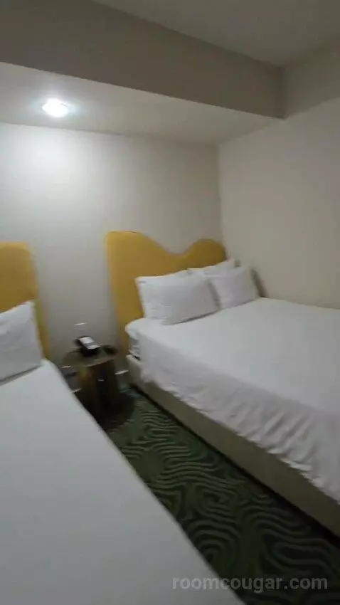 One-Bedroom Suite (#505) bed picture #10