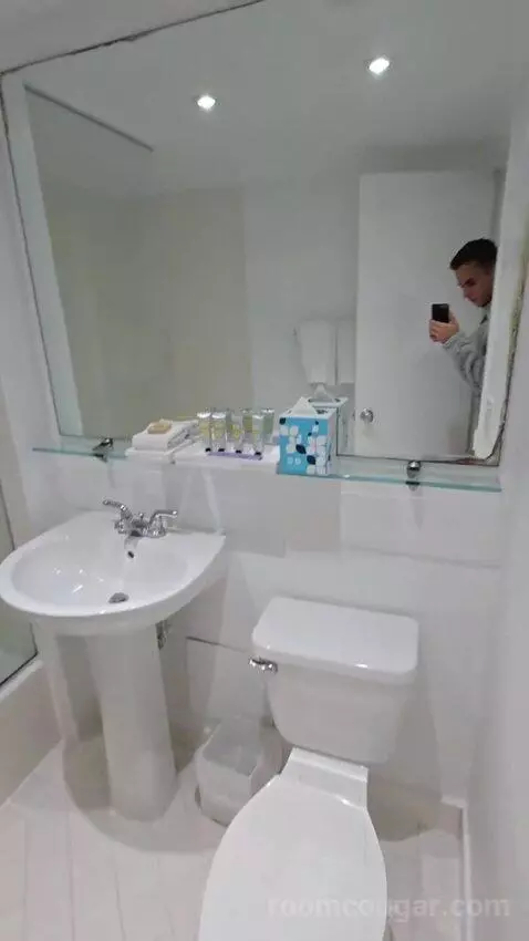 One-Bedroom Suite (#505) bathroom picture #2