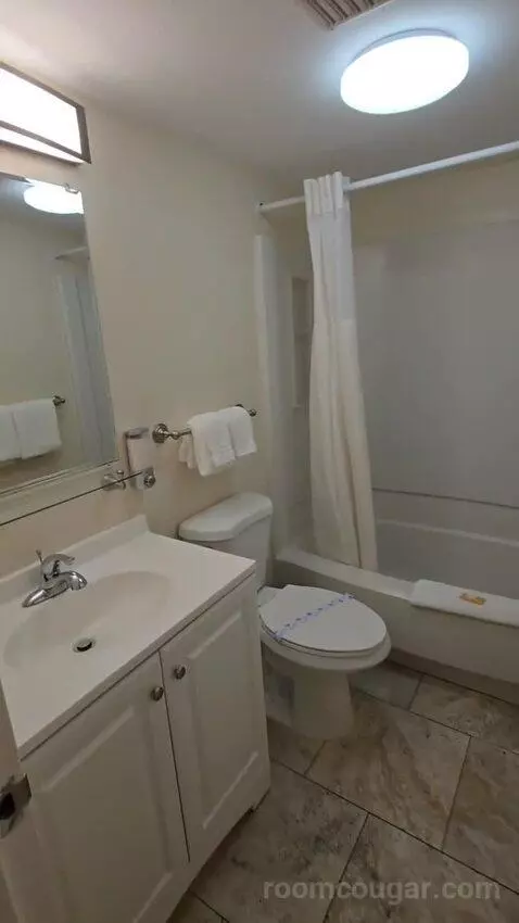 King Room with Kitchenette (#261) bathroom picture #5