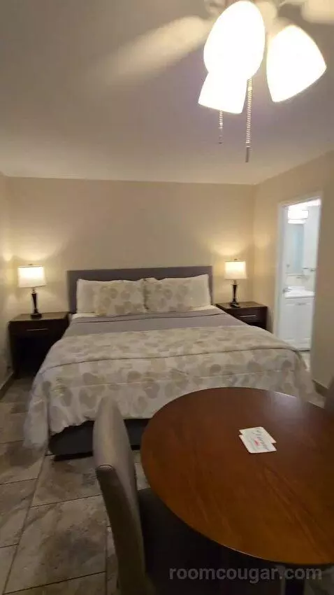 King Room with Kitchenette (#261) bed picture #3