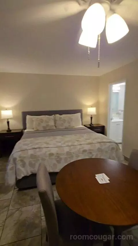 King Room with Kitchenette (#261) bed picture #4