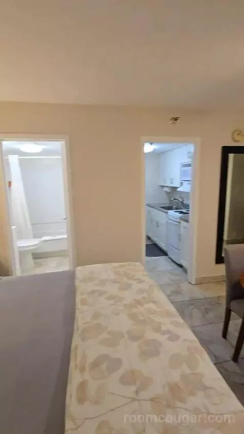 King Room with Kitchenette (#261) bed picture #5