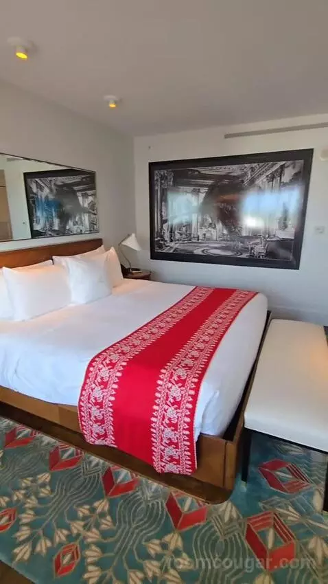 King Room with Bay View (#920) bed picture #1