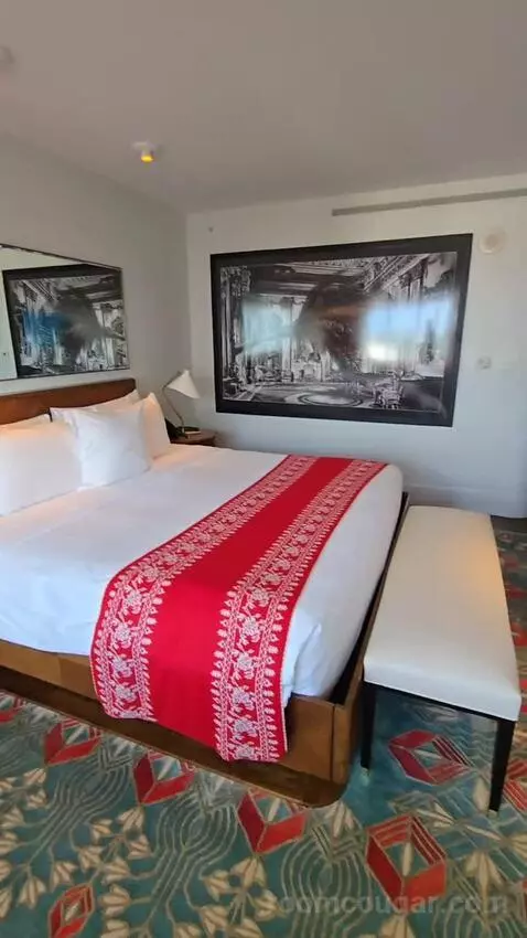 King Room with Bay View (#920) bed picture #4