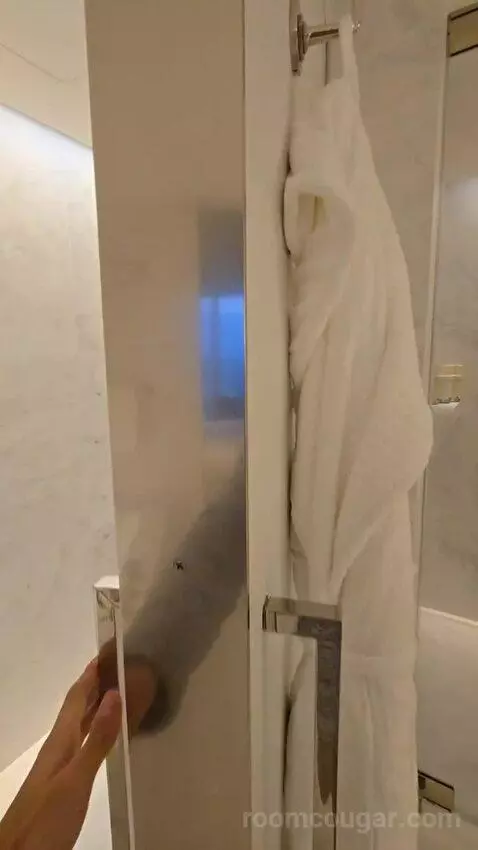 Oceanfront King Room (#802) bathroom picture #8