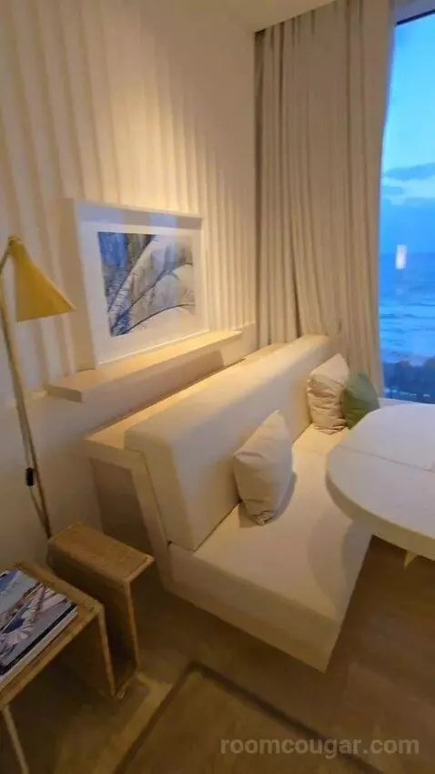 Oceanfront King Room (#802) bed picture #4