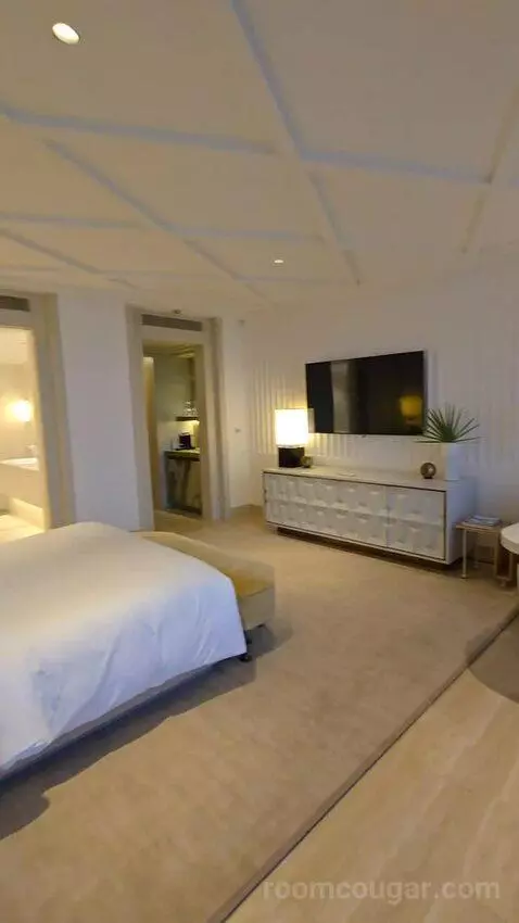 Oceanfront King Room (#802) picture #22