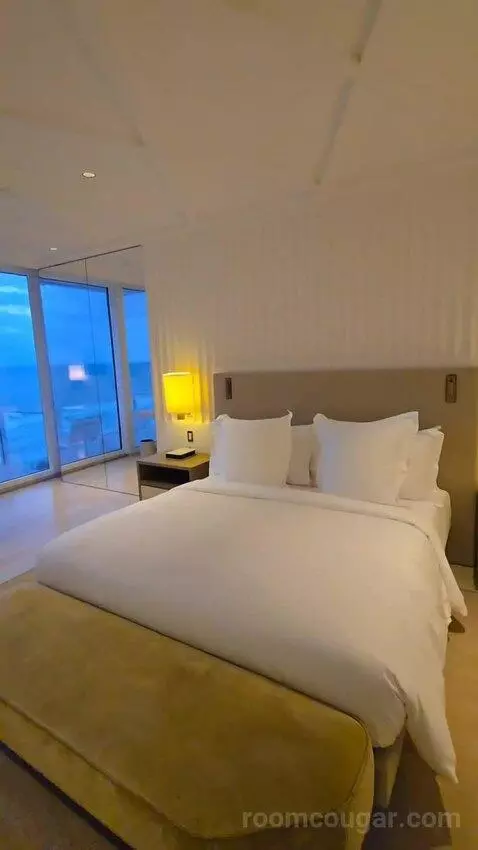 Oceanfront King Room (#802) bed picture #6