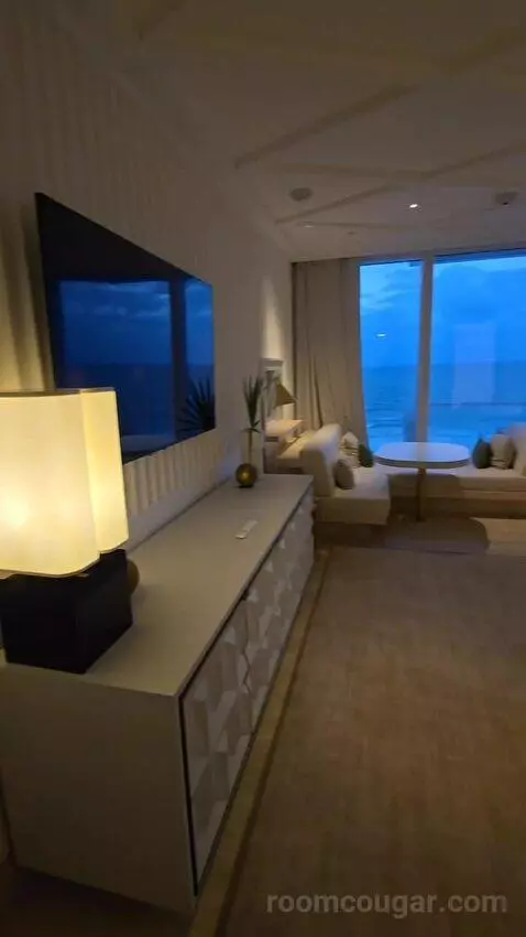 Oceanfront King Room (#802) picture #7