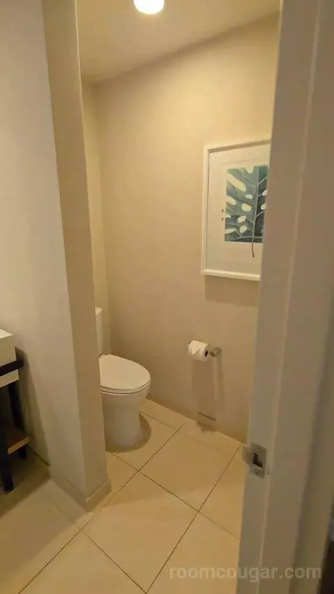 King Room with Bay View (#1226) bathroom picture #2