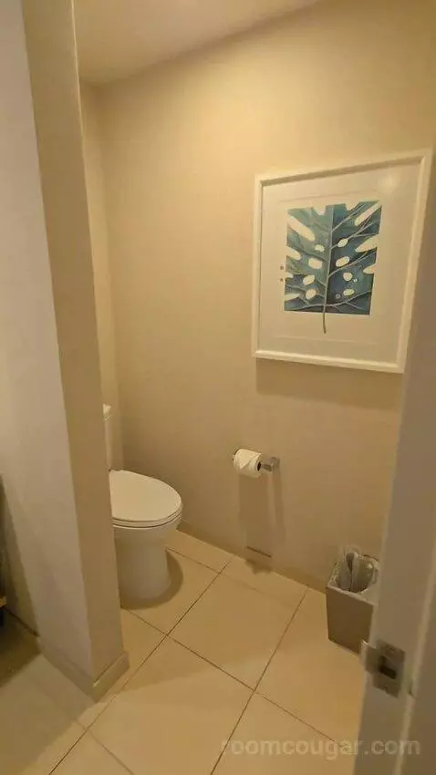 King Room with Bay View (#1226) bathroom picture #4