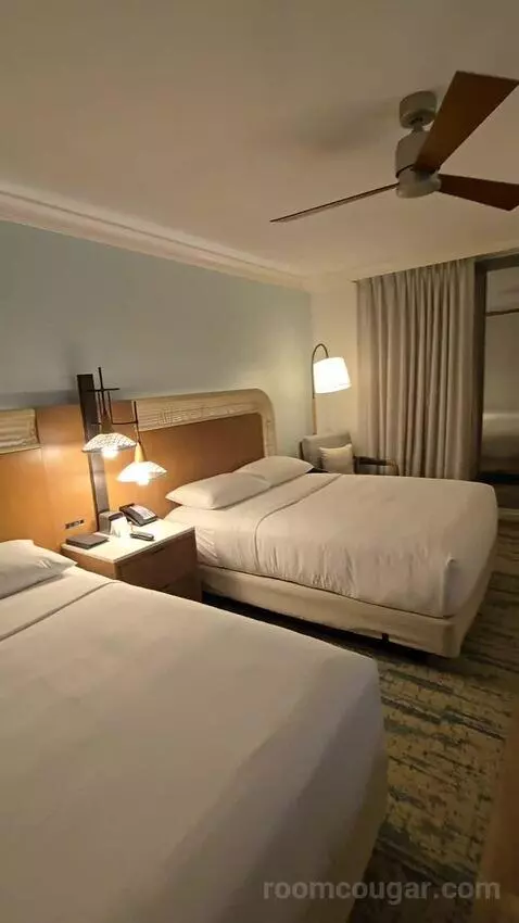 Queen Room with Two Queen Beds, Balcony and Partial Bay View (#1515) bed picture #3