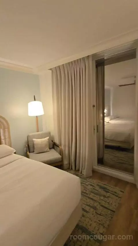 Queen Room with Two Queen Beds, Balcony and Partial Bay View (#1515) bed picture #4