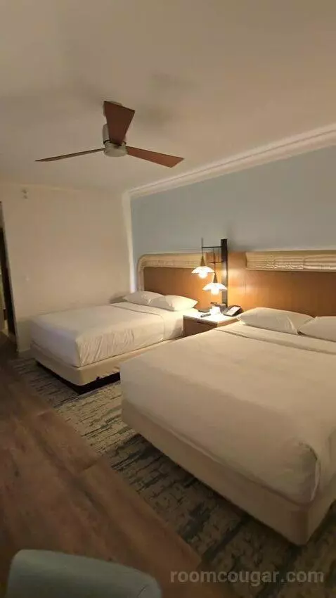 Queen Room with Two Queen Beds, Balcony and Partial Bay View (#1515) bed picture #5