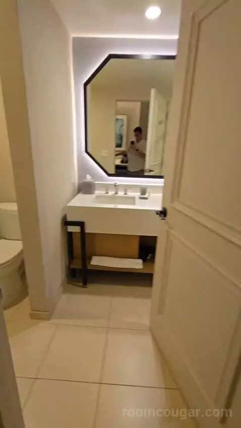 Queen Room with Two Queen Beds, Balcony and Partial Bay View (#1515) bathroom picture #2